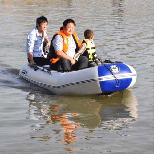 蚌埠公园游玩充气漂流船